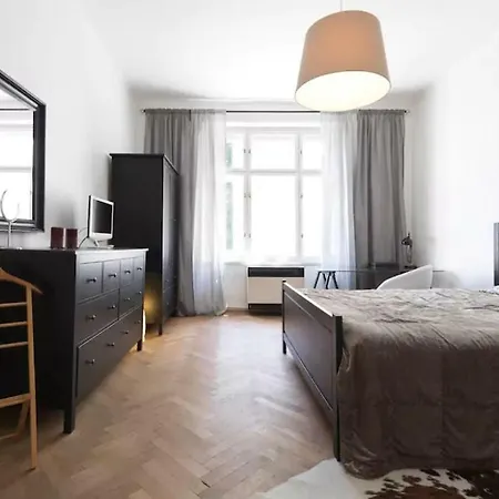 Chic And Spacious 5min From Historic By Easybnb Apartment